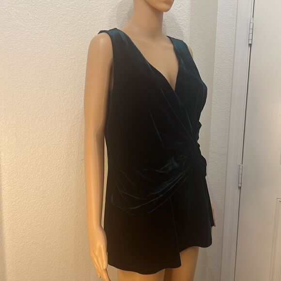 Spense Evening Top Size XL V Neck Sleeveless Hunter Green Velvet Feel Slimming - Picture 2 of 8